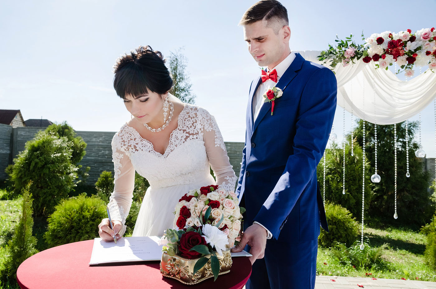Свадебная фотосессия | Фотосъемка выездной регистрации брака